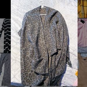 Leopard Shaw